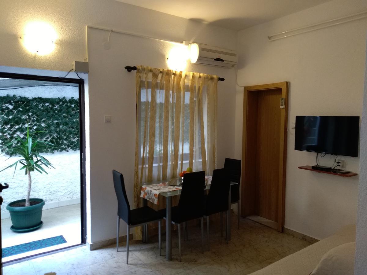 Guest house Villa Castio Petrovac Extérieur photo