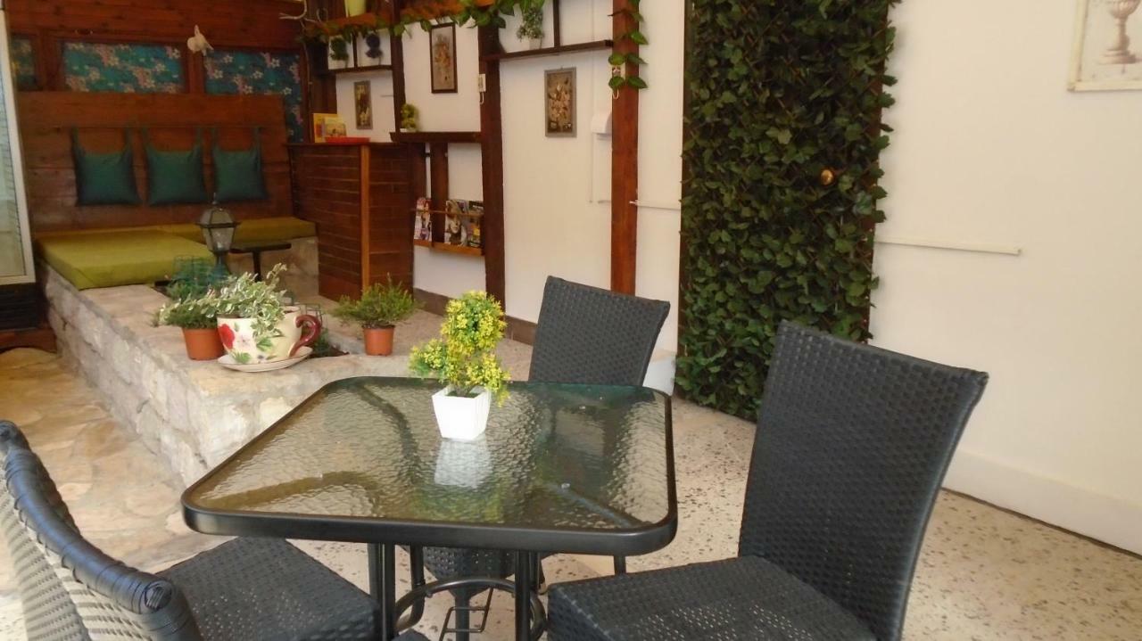 Guest house Villa Castio Petrovac Extérieur photo
